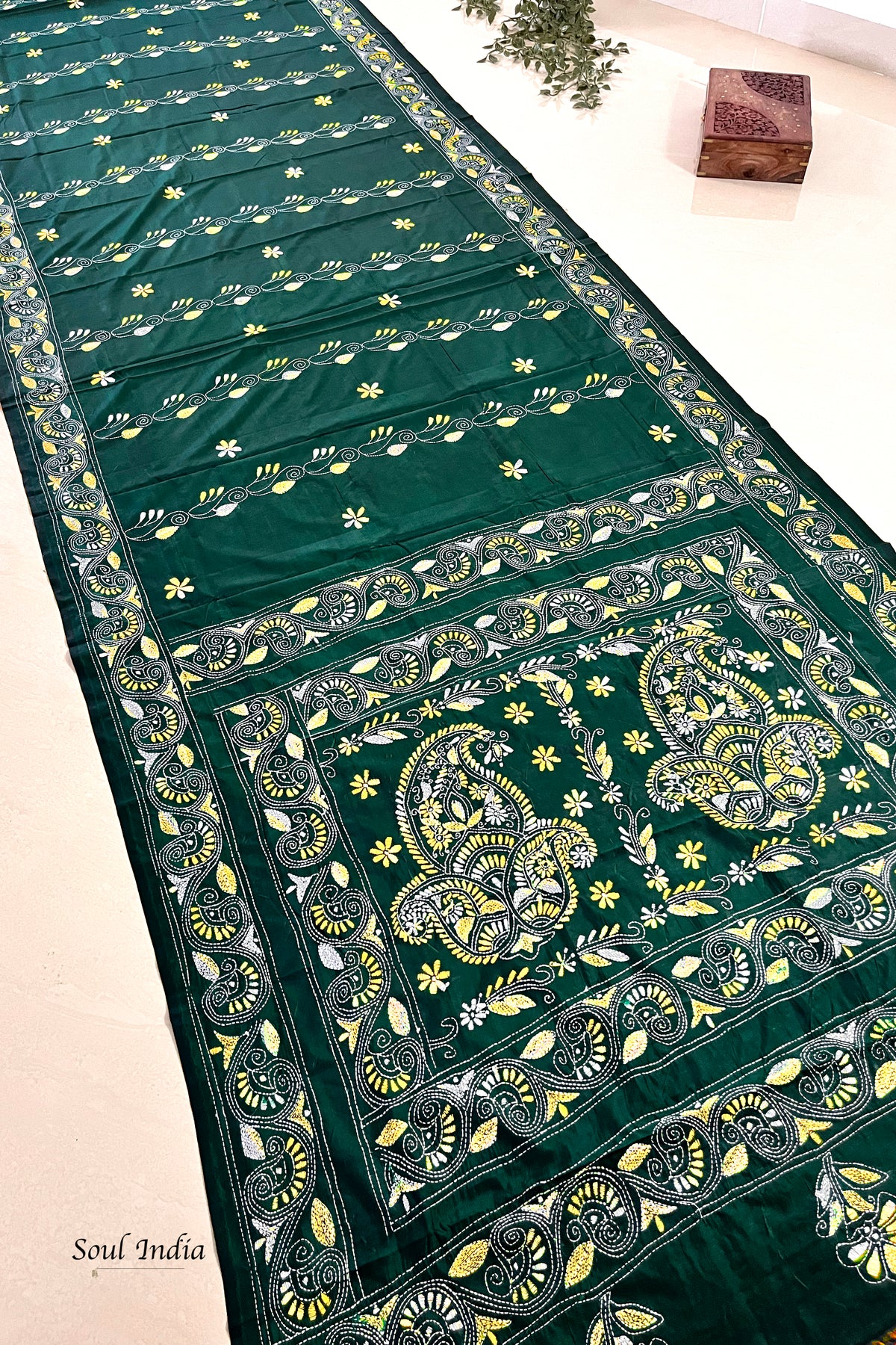 Shantiniketan Hand Embroidery Kantha Stitch Saree - Green