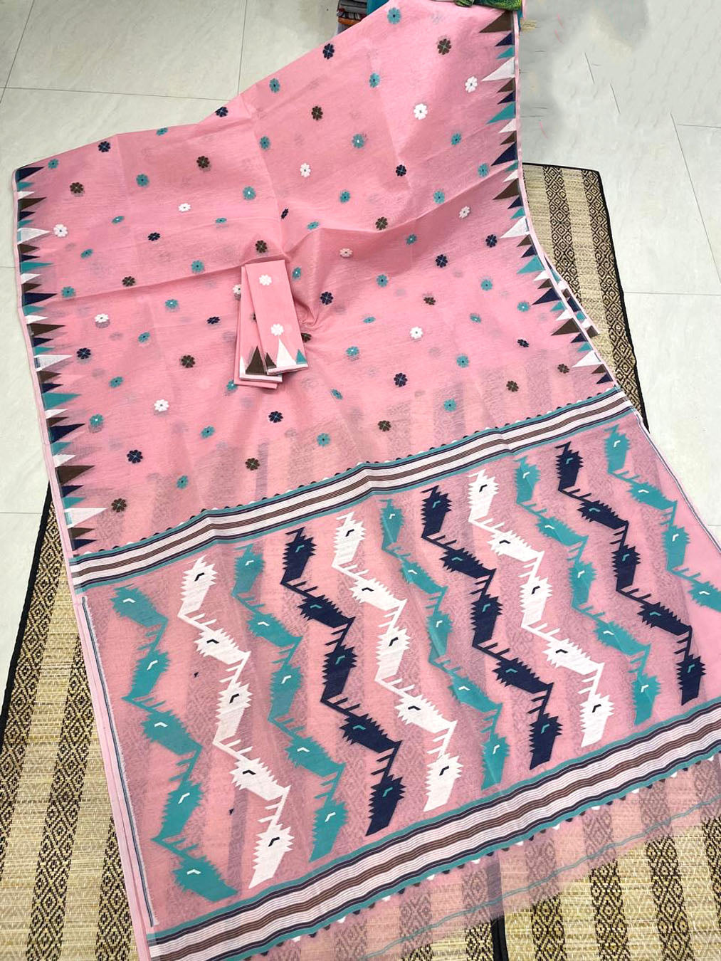Jamdani sari with all over work and exquisite Pallu