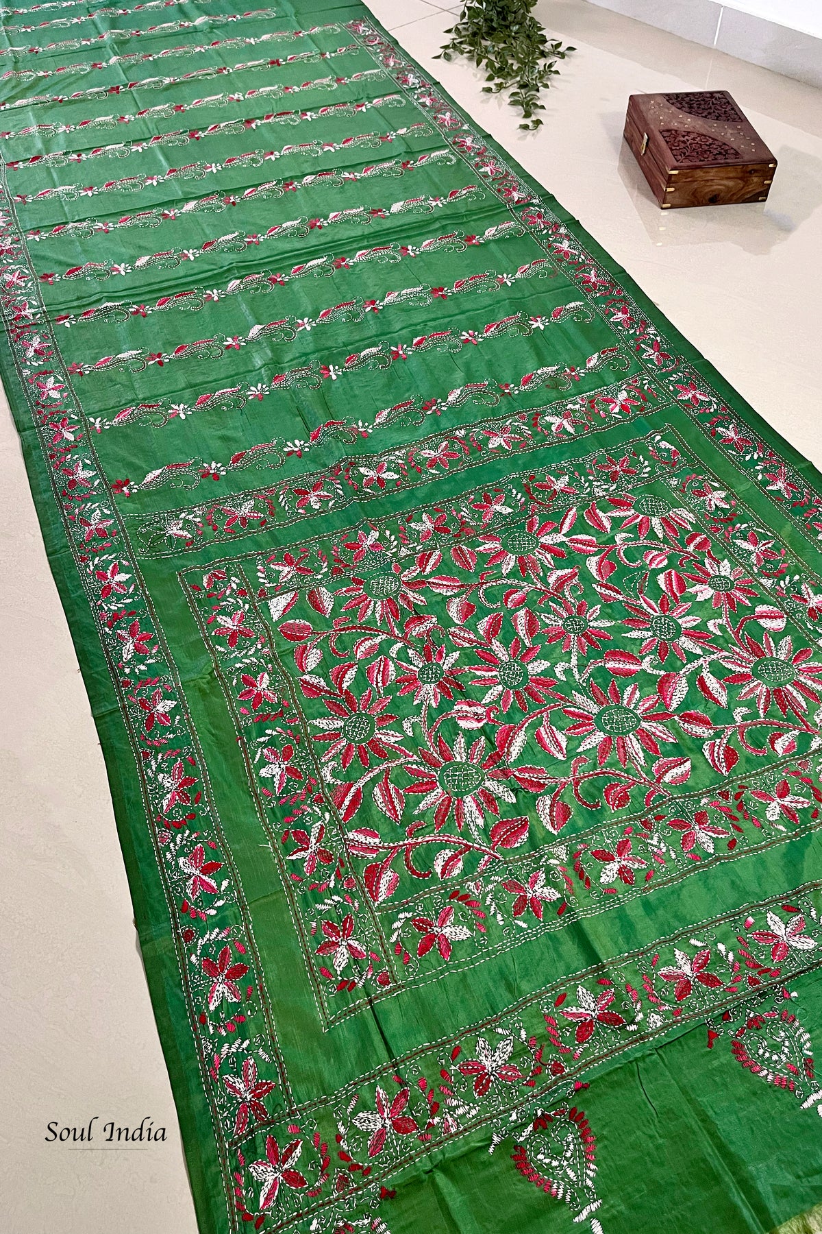 Shantiniketan Hand Embroidery Kantha Stitch Saree - Green
