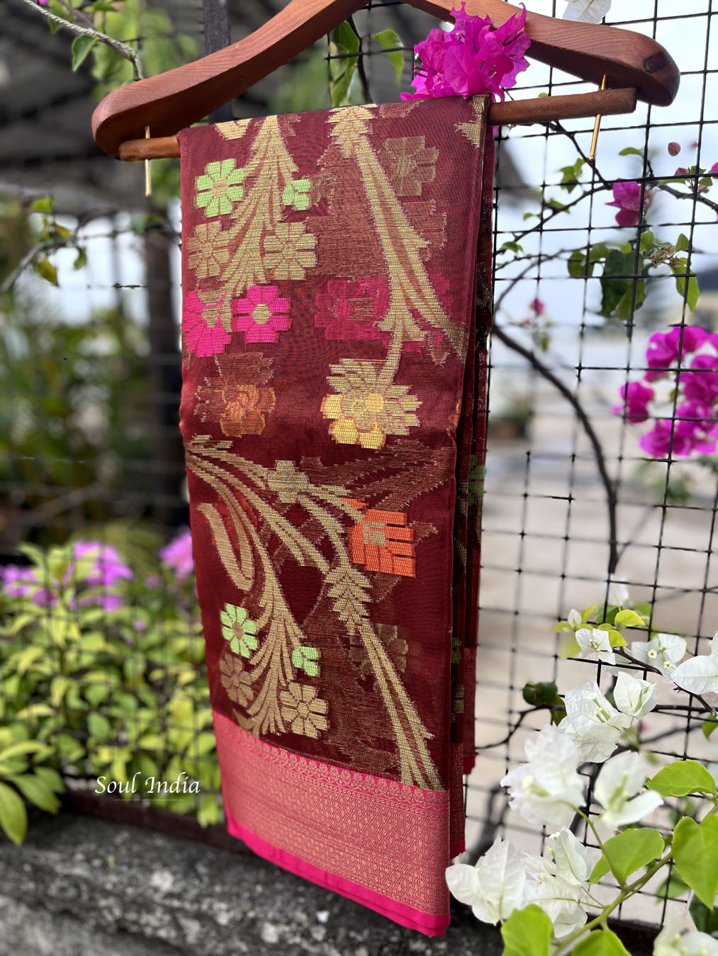 Kora Silk Banarasi Saree With All over Woven Design - Maroon