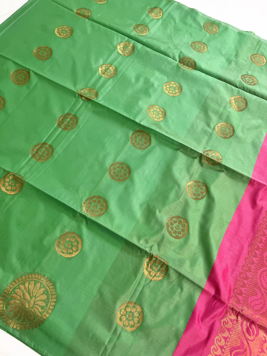 Banarasi Silk Saree With Woven Work - Green