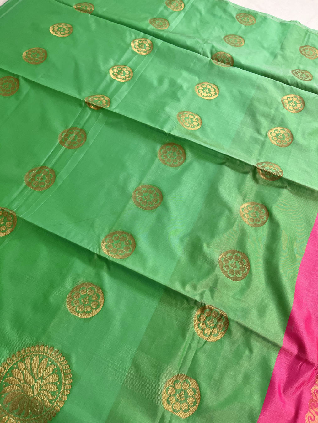 Banarasi Silk Saree With Woven Work - Green