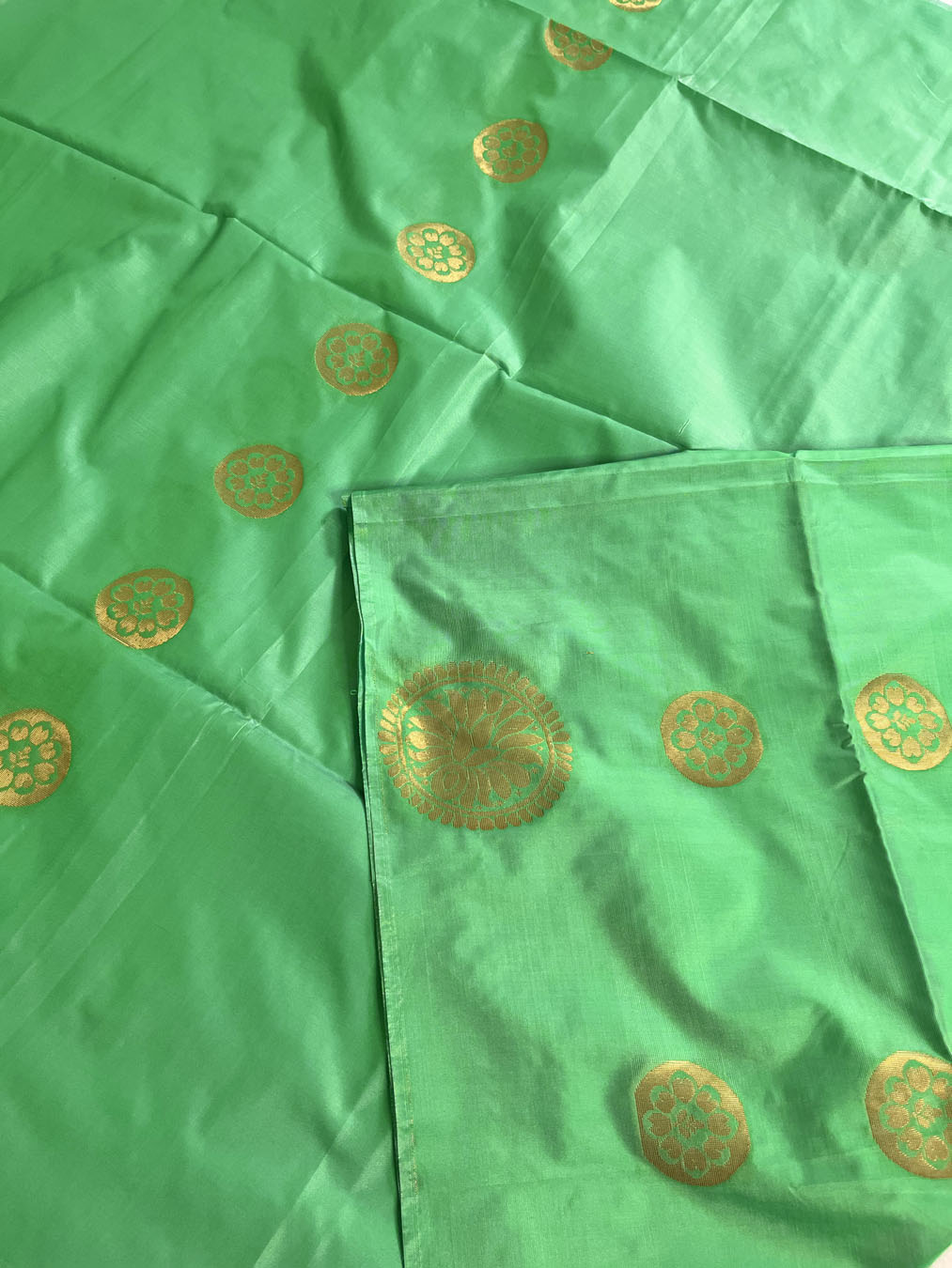 Banarasi Silk Saree With Woven Work - Green