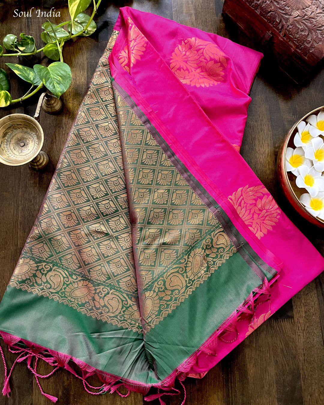 Banarasi Silk Saree With Woven Work - Pink