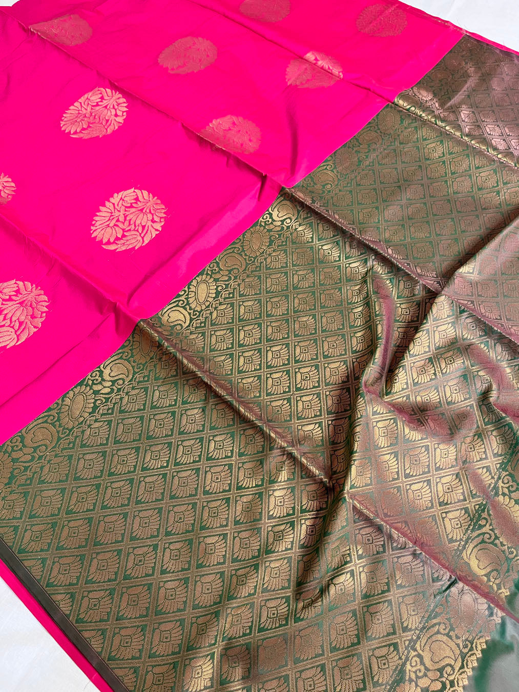 Banarasi Silk Saree With Woven Work - Pink