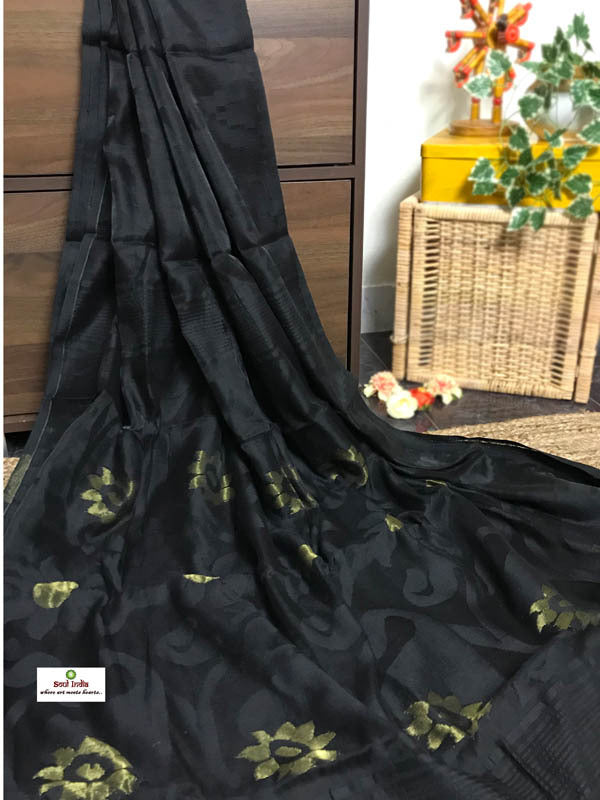 Jamdani Saree With All Over Floral Work