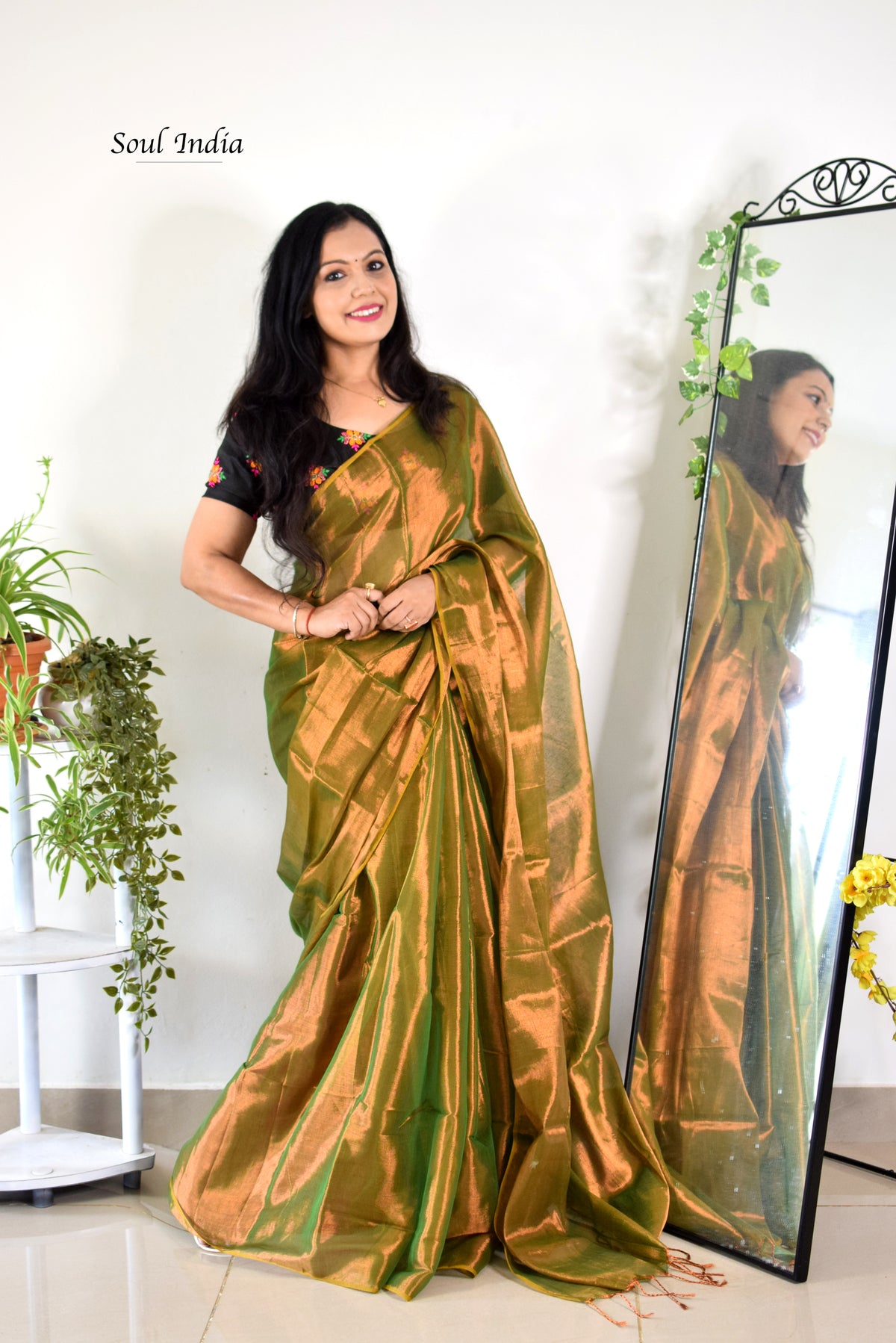 Handloom Mulmul Cotton Bengal Tissue Saree - golden Glow