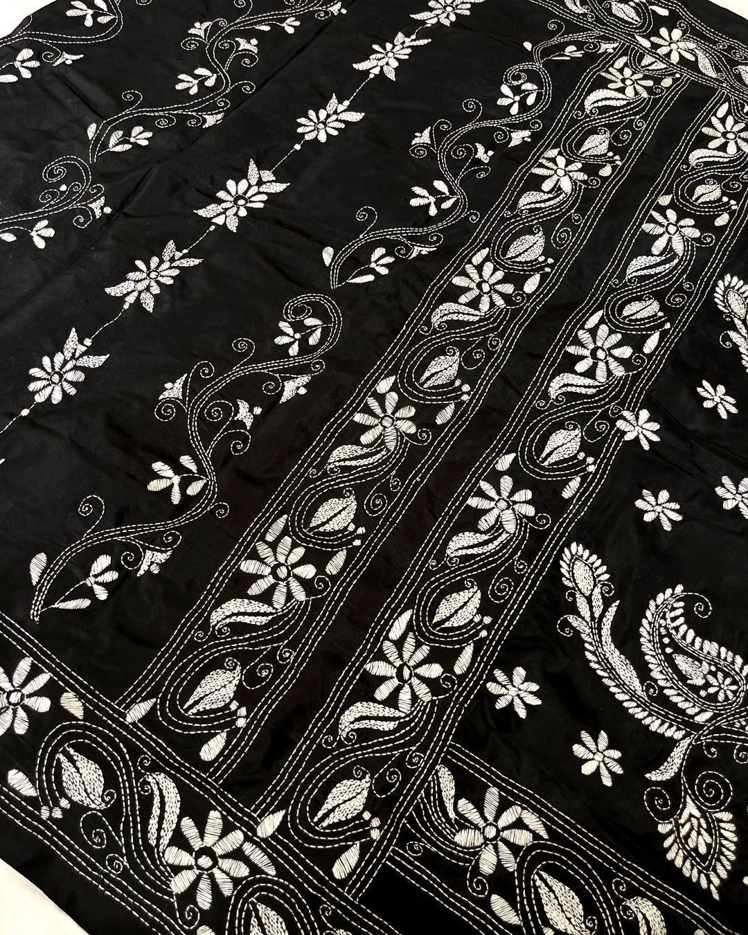 Shantiniketan Hand Embroidery Kantha Stitch Saree - Black