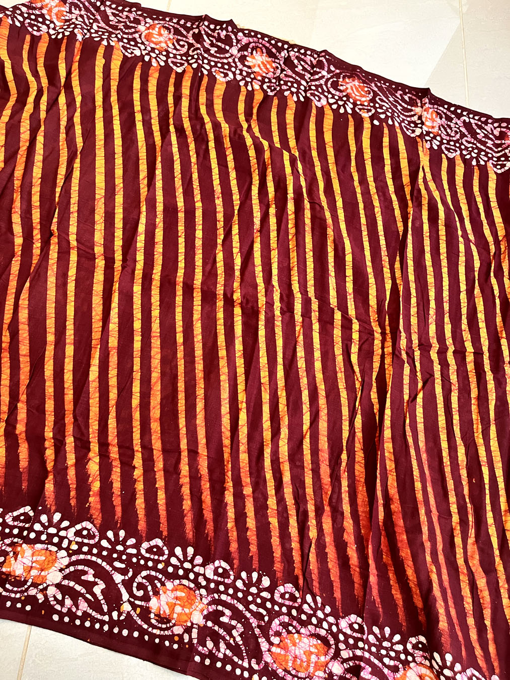 Mulmul Cotton Hand Crack Batik Print Saree - Maroon