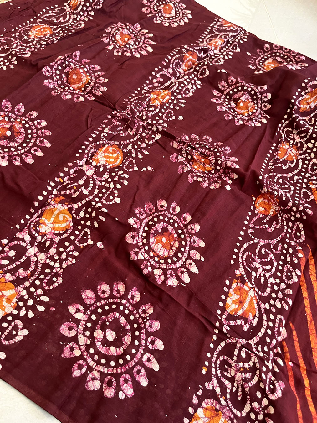 Mulmul Cotton Hand Crack Batik Print Saree - Maroon