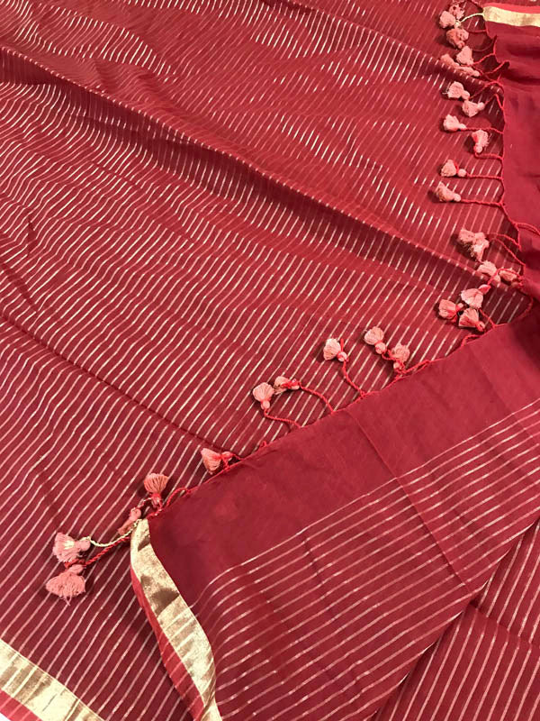 Handloom Mulmul Cotton Saree With Woven Design- Red